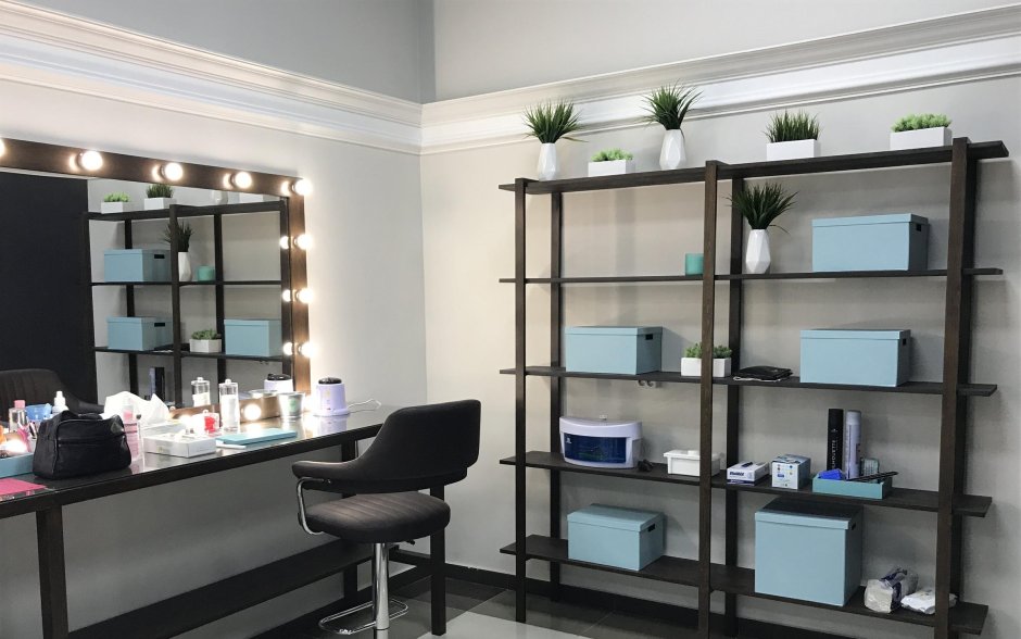 Полки для салона красоты