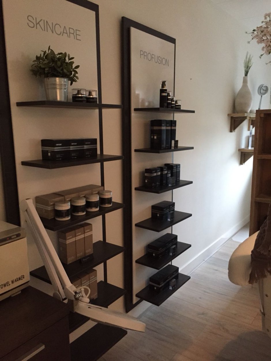 Стеллаж для салона красоты