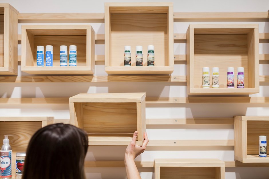 Перегородки в салоне красоты