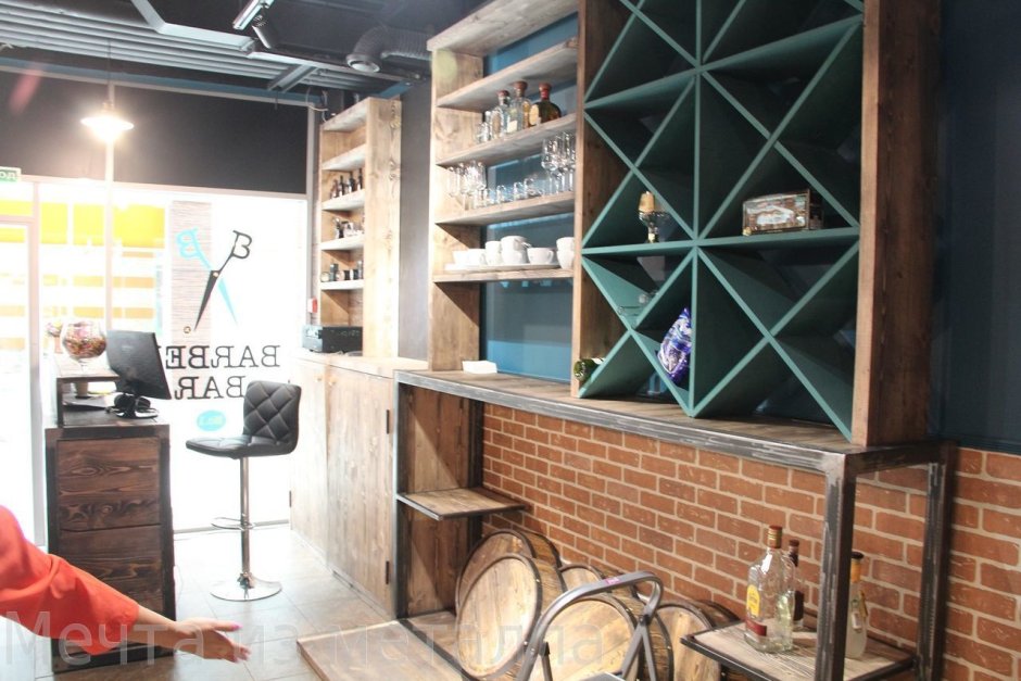 Барный стеллаж в стиле лофт