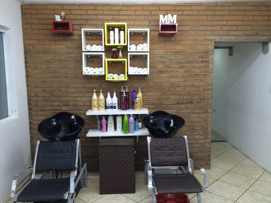 Полка для красок в парикмахерскую