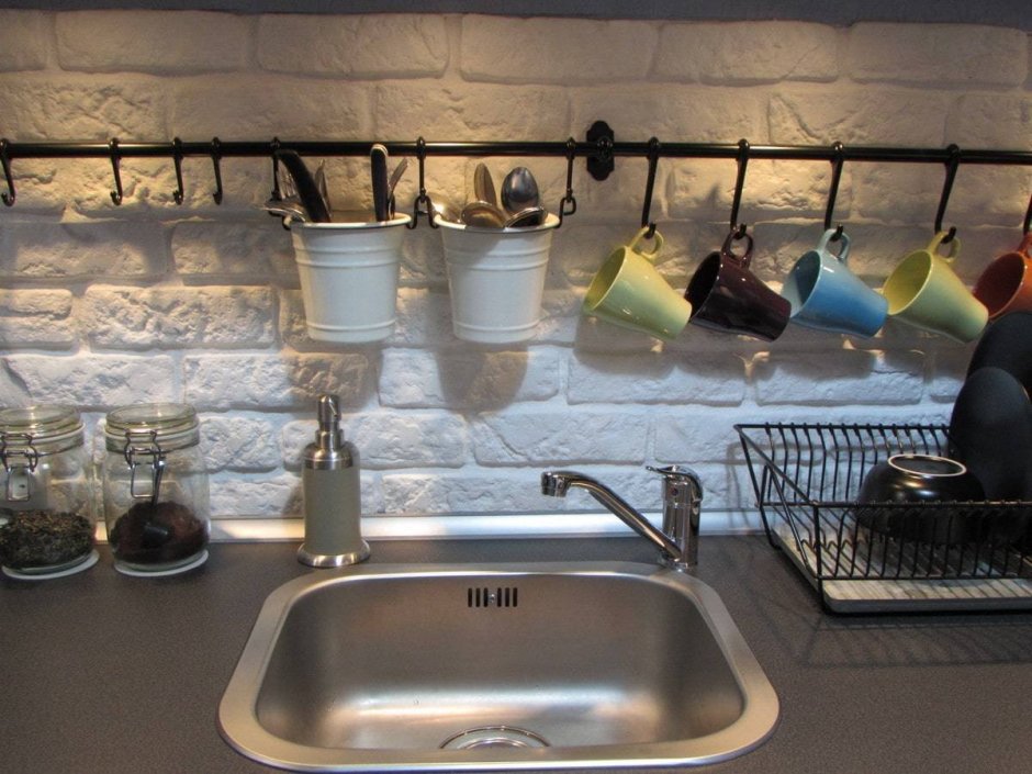 Рейлинг на кухне в интерьере икеа