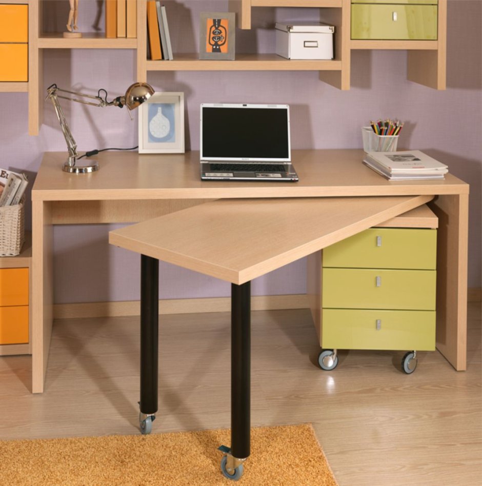 Письменный стол с выдвижной столешницей для школьника