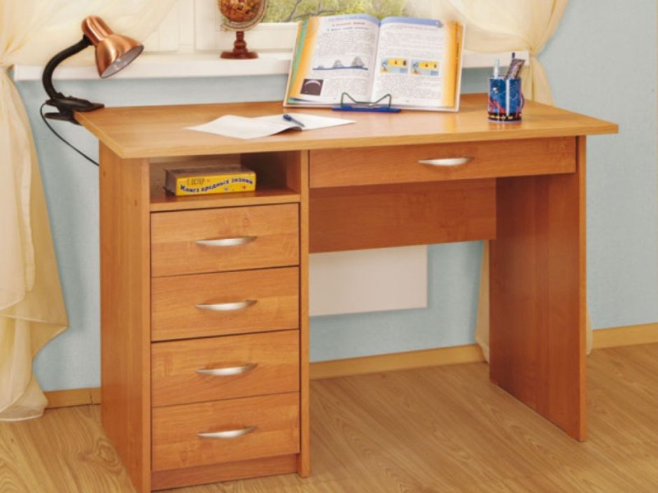 Стол письменный для школьника