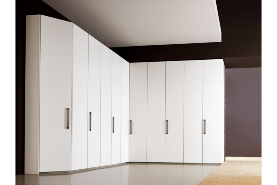 Современные шкафы с распашными дверями