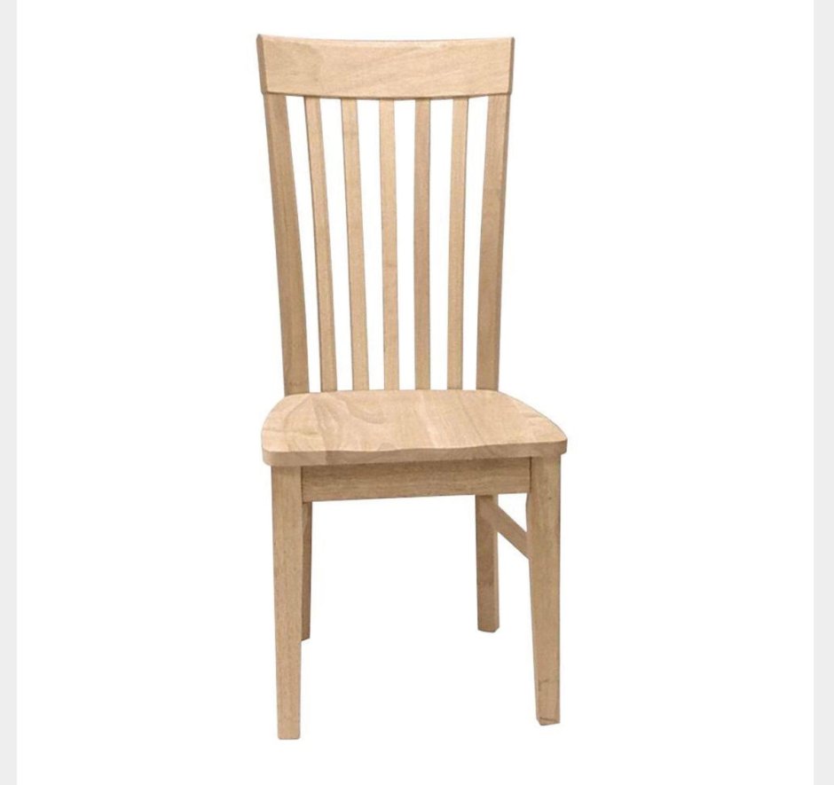 Деревянный стул с высокой спинкой