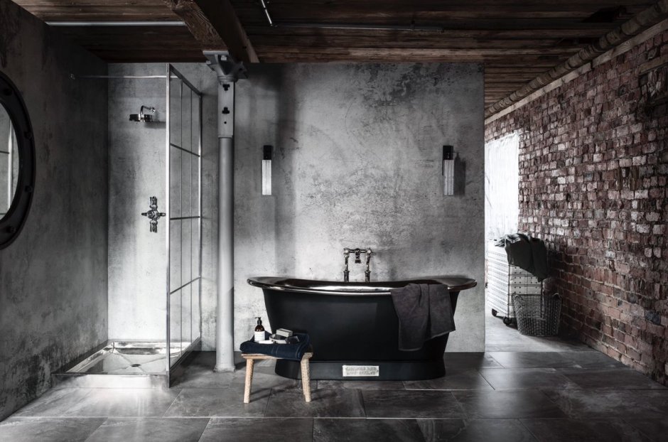 Деревянная столешница в ванной