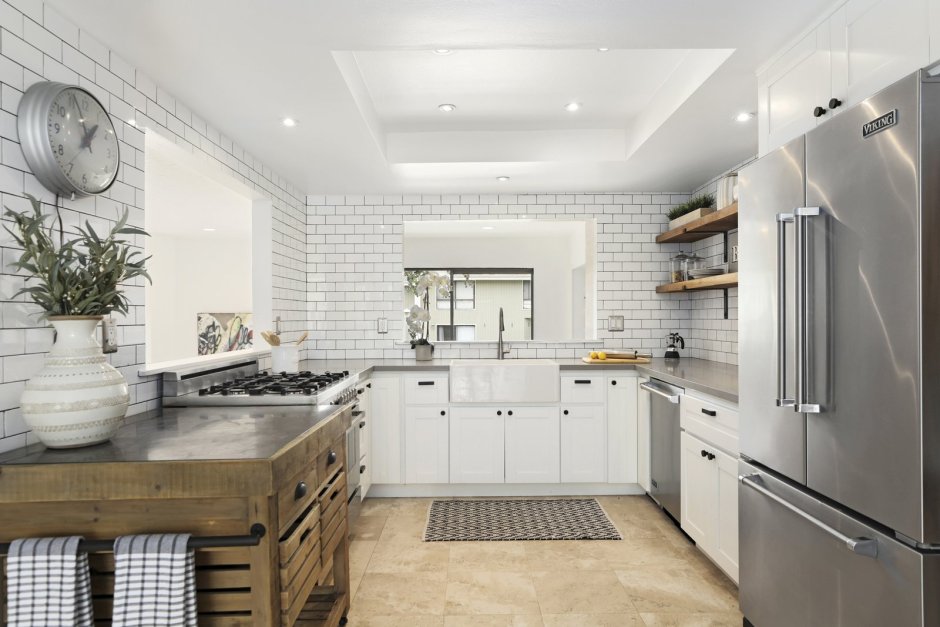 Кухня Ньюпорт белый в интерьере