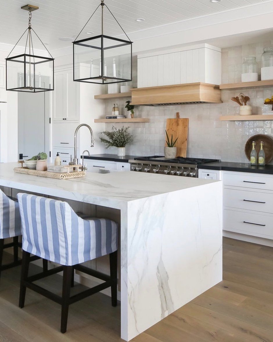 Кухня ванильного цвета