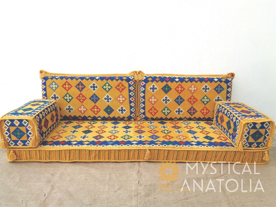 Диван в Восточном стиле