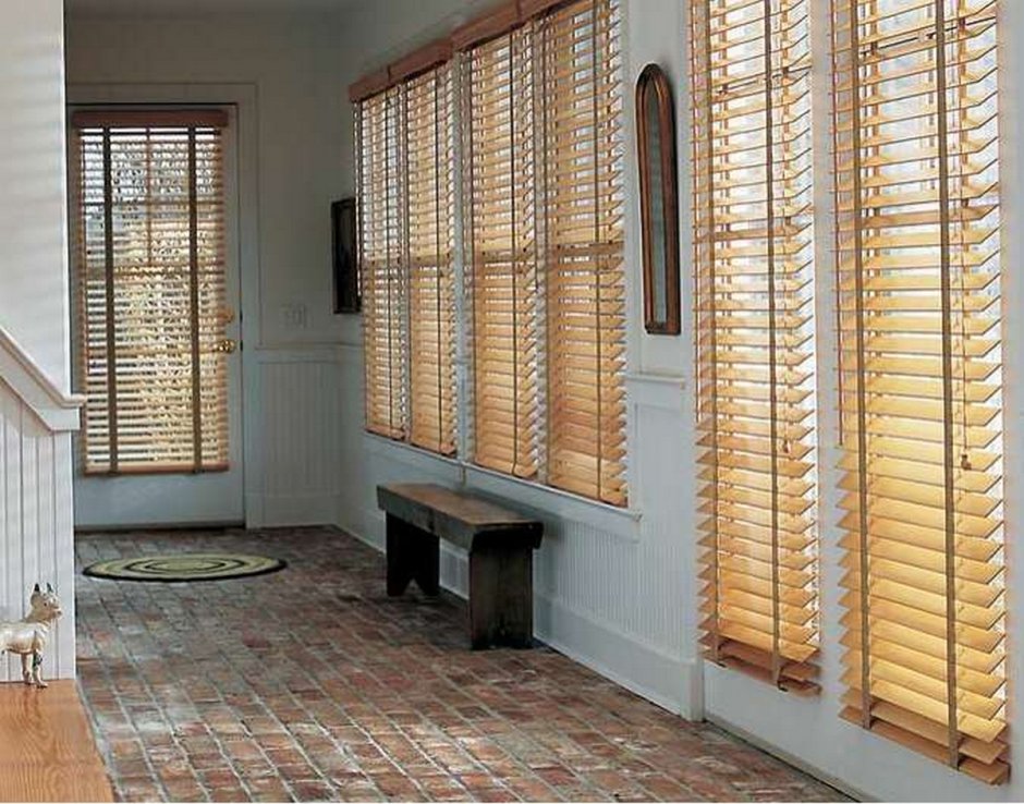 Деревянные жалюзи на балкон