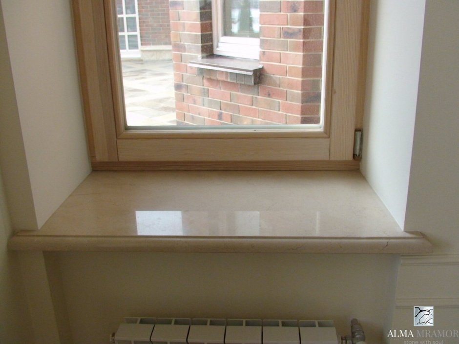 Подоконник с ушками