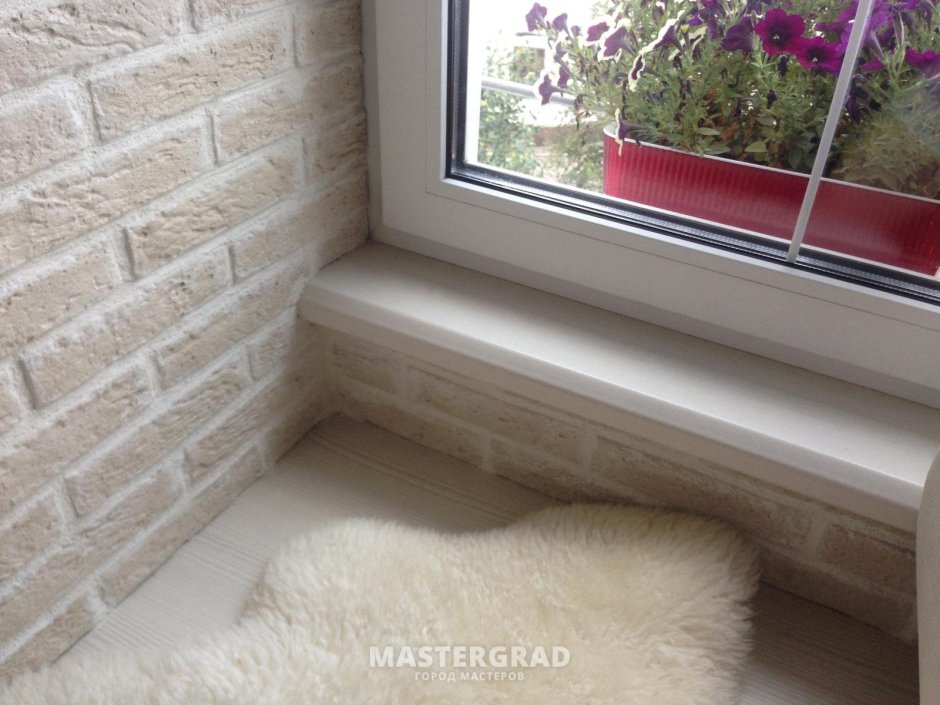 Подоконник из декоративного кирпича