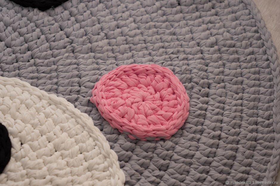 Ковер из трикотажной пряжи