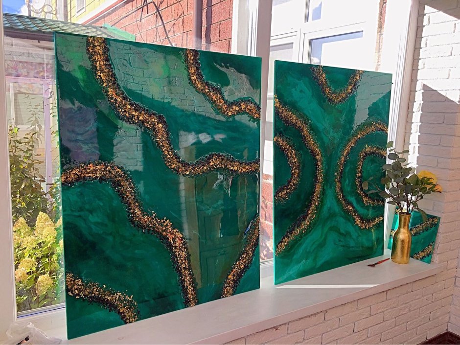 Стена из малахита