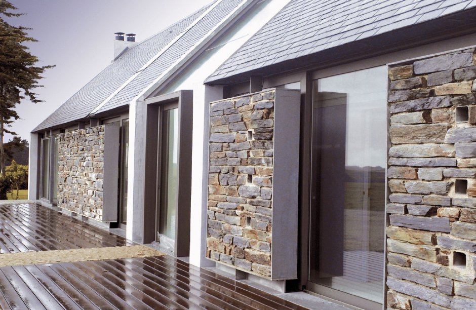 Каменный фасад