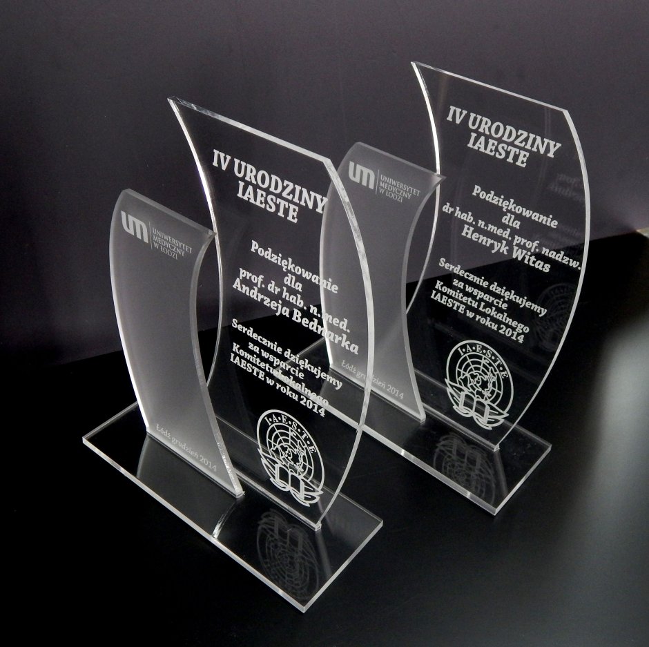 Наградные статуэтки из оргстекла