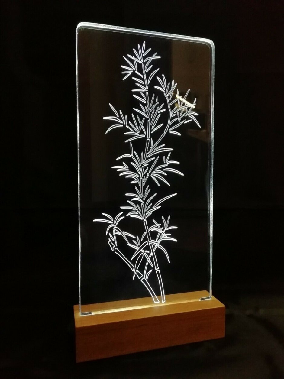 Стеклянный светильник с гравировкой