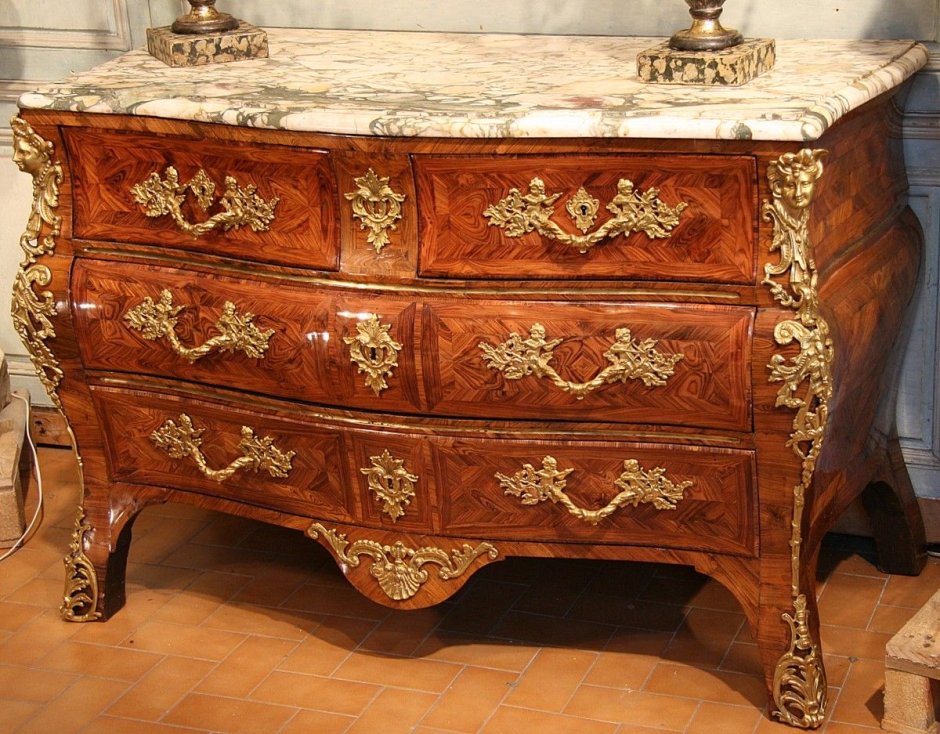 Франция старинная мебель в обиходе