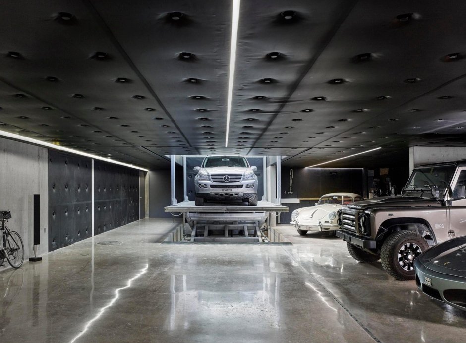 Подземный гараж с лифтом для машин
