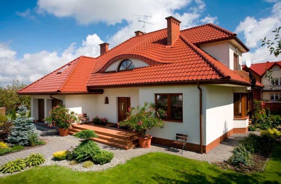 Дома с черепичной крышей