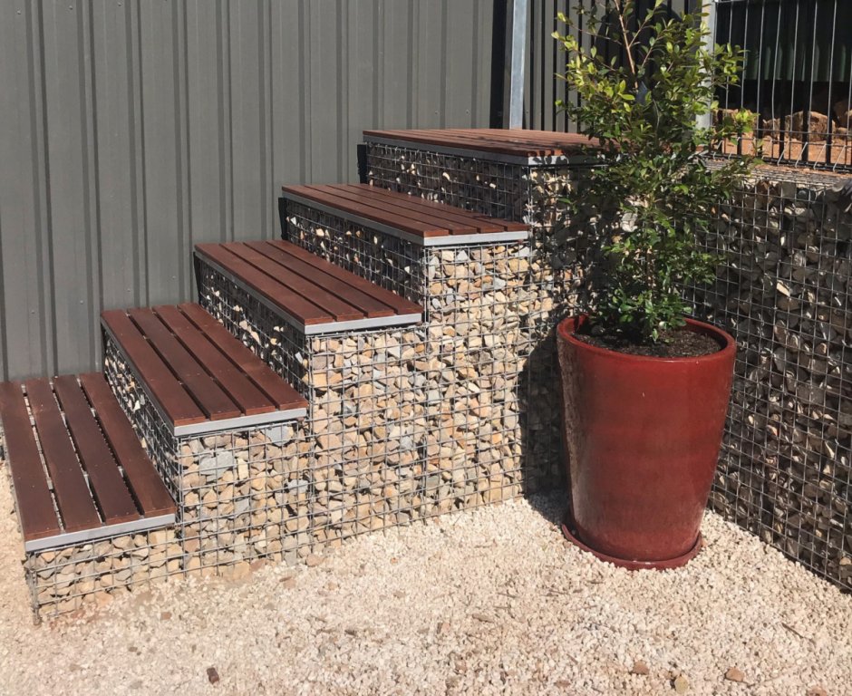 Лестница из габионов