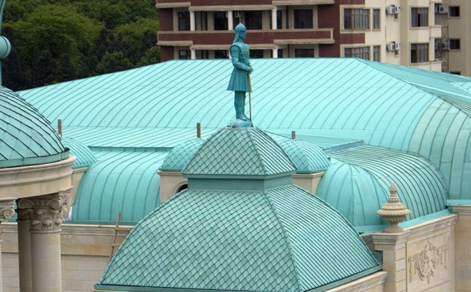 Потолок в форме ромба