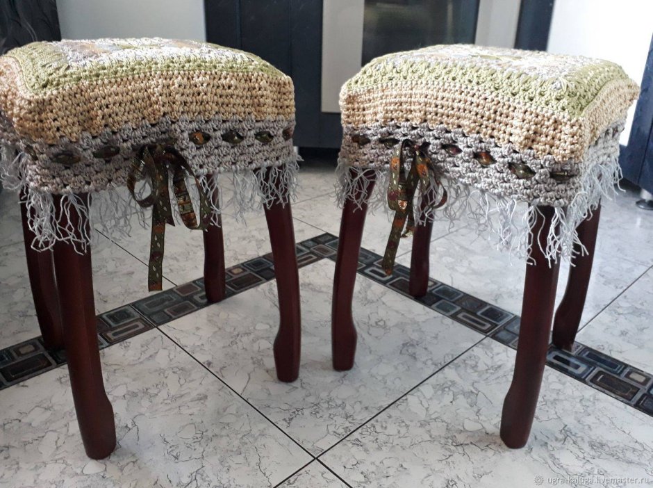 Накидка на табурет