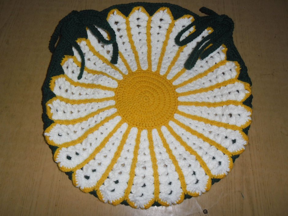 Вязаный коврик Ромашка