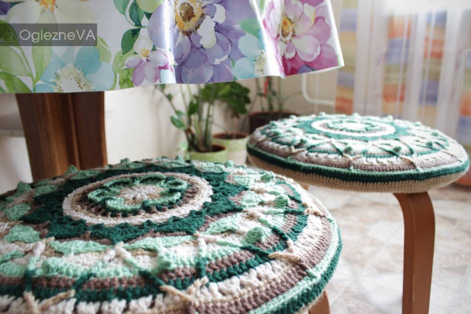 Вязаные накидки на стулья спицами