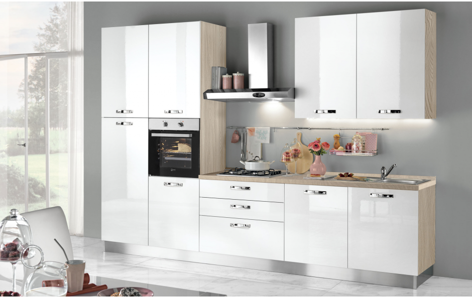 Кухня с духовкой на уровне глаз