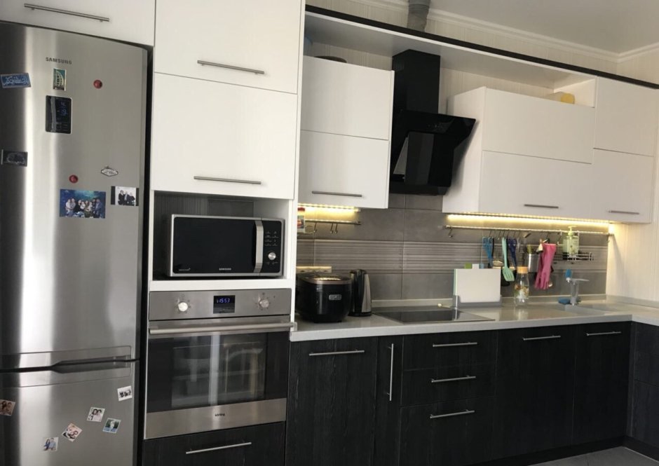 Кухня угловая духовой шкаф сверху