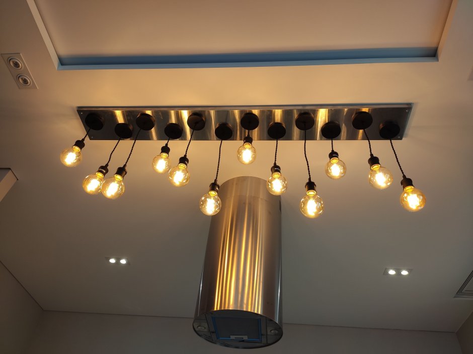 Светильники висячие над барной