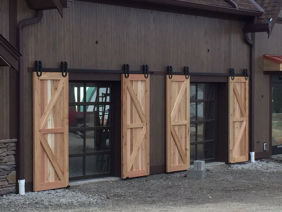 Сдвижная дверь в сарай