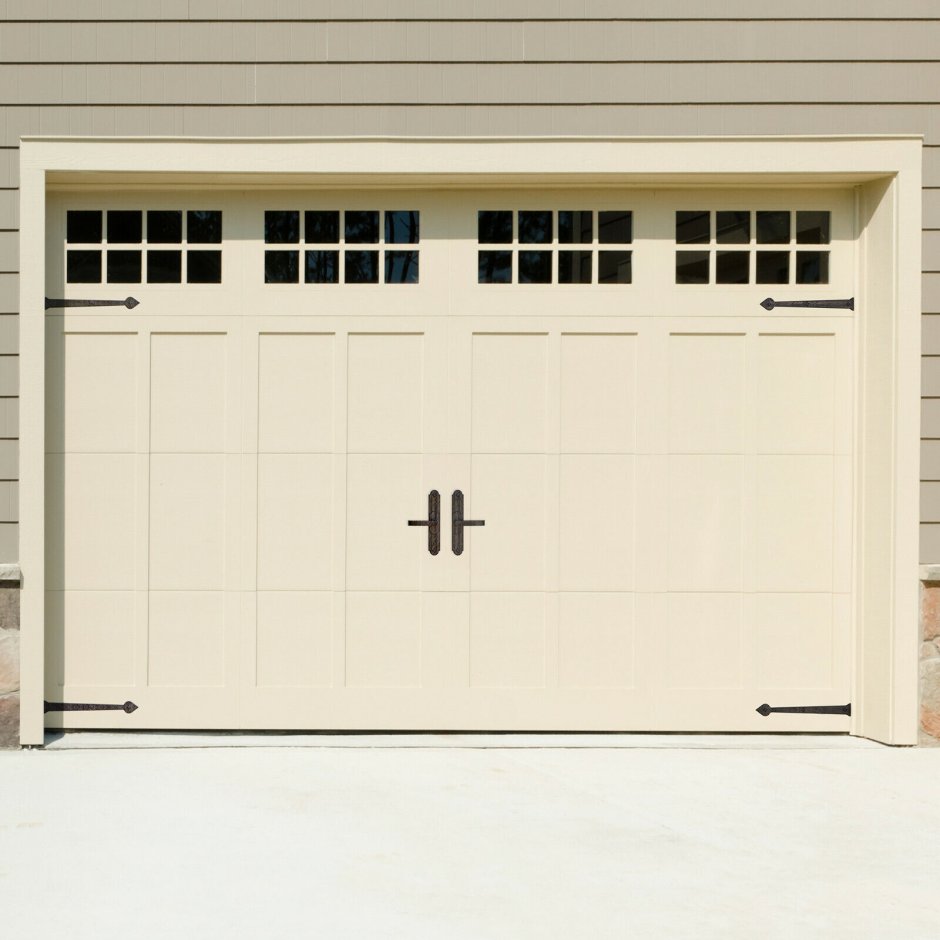 Дверь в гараж