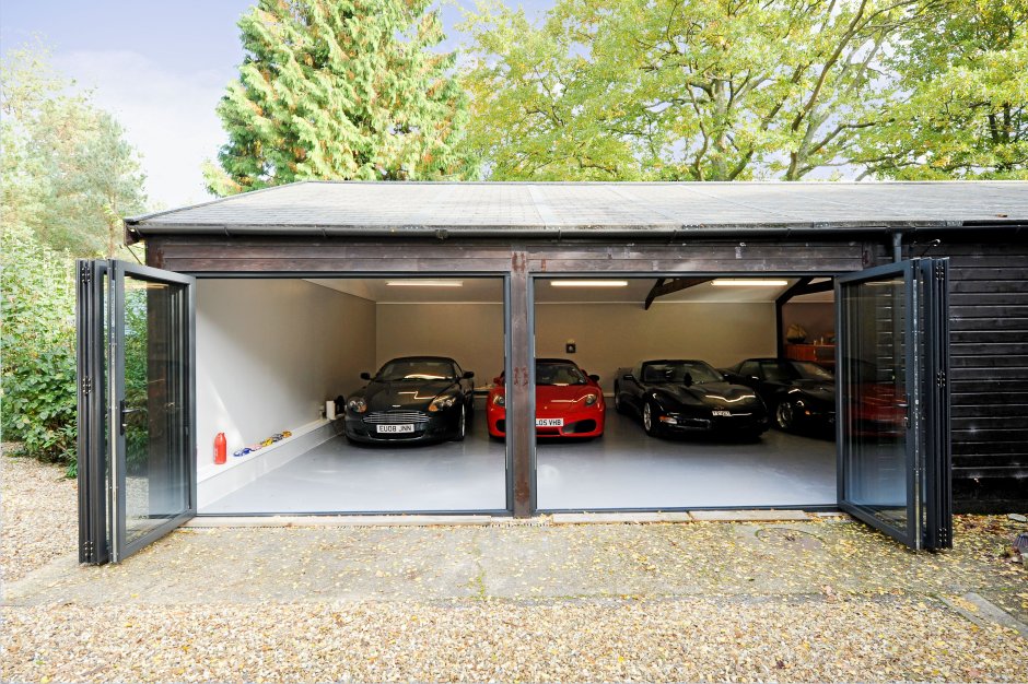 Гараж на сваях