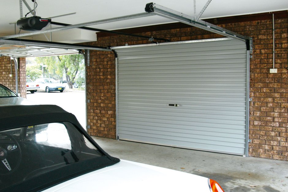 Двери для гаража подъемные