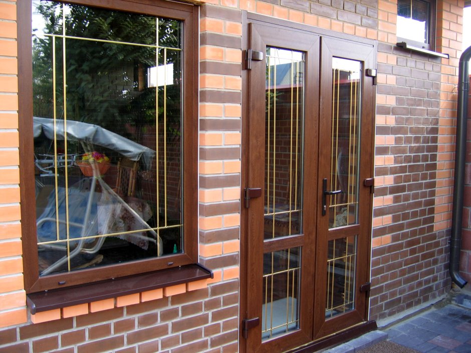 Входная дверь в частный дом