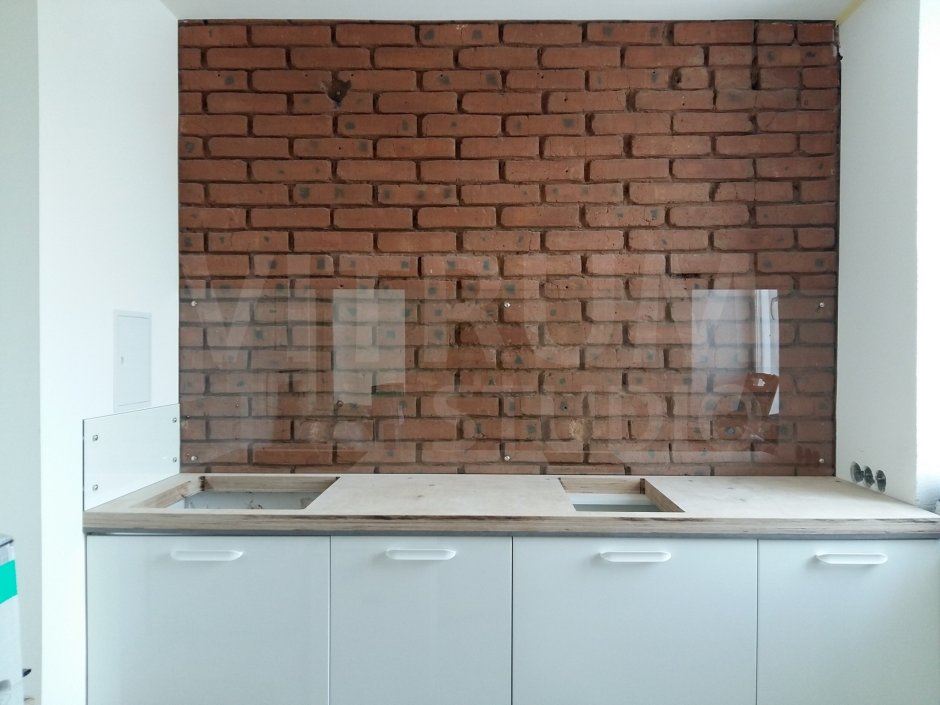 Отделка кухни декоративным камнем