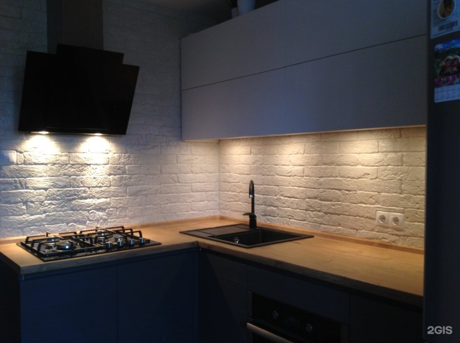 Фартук для кухни из декоративного кирпича