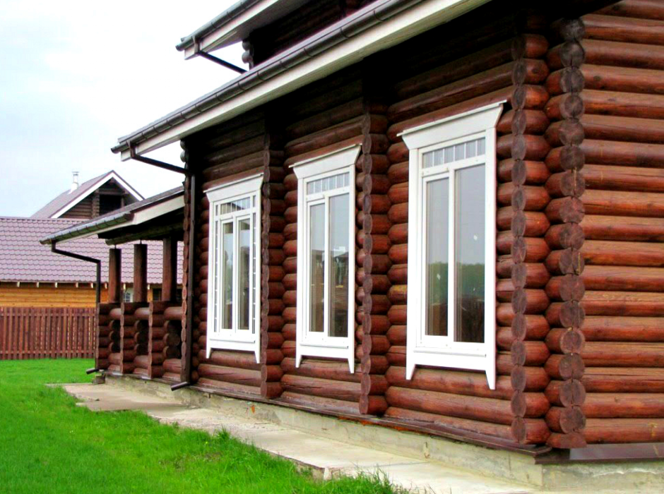 Окна в деревянном доме