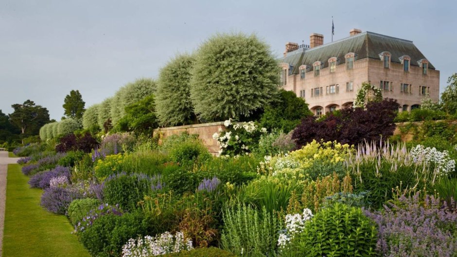 Поместье Итон Холл