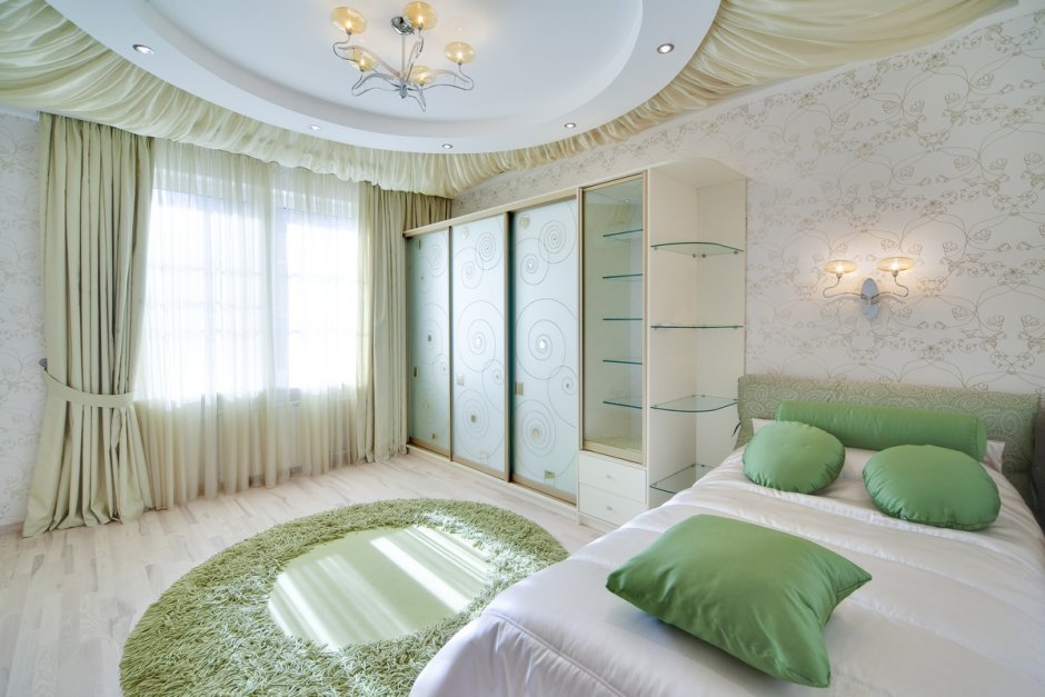 Бело зеленая спальня