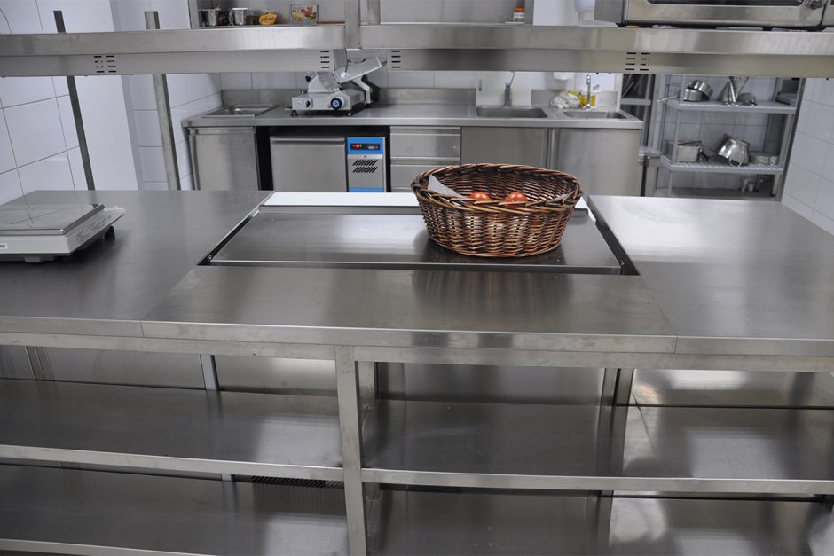 Столешница из нержавейки для кухни