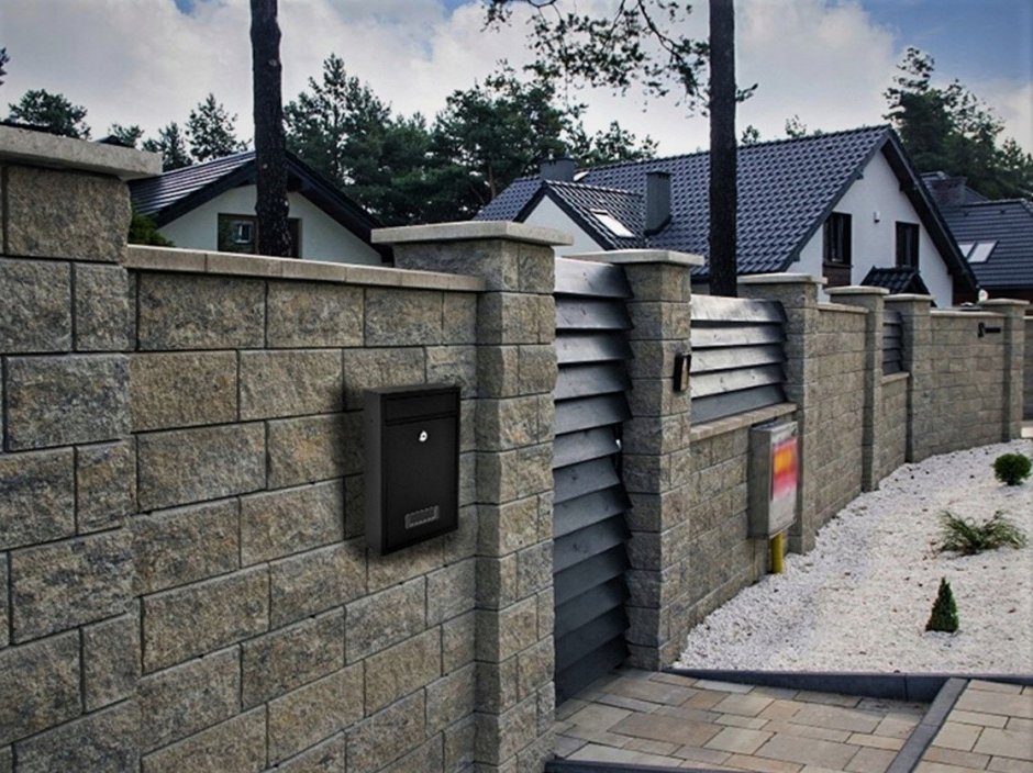 Красивый забор из камня