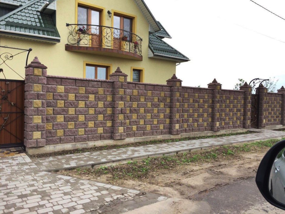 Забор из рваного камня