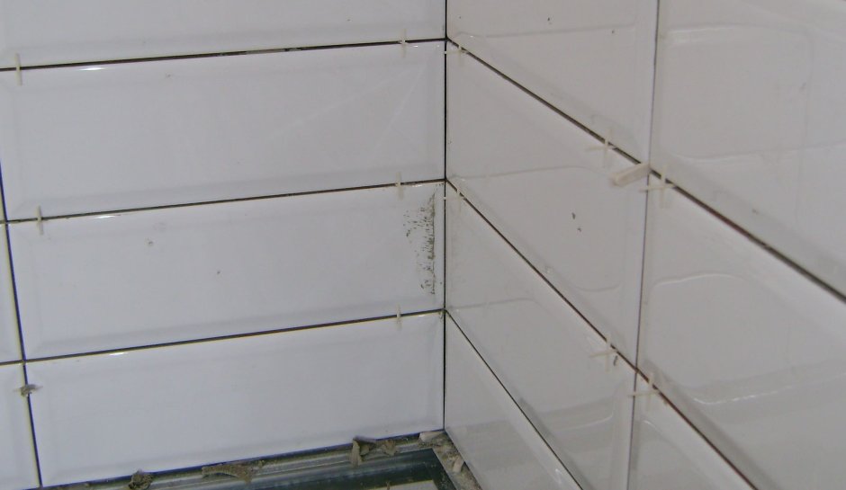 Затирка для швов плитки белая