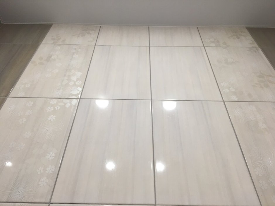 Затирка плитки на полу