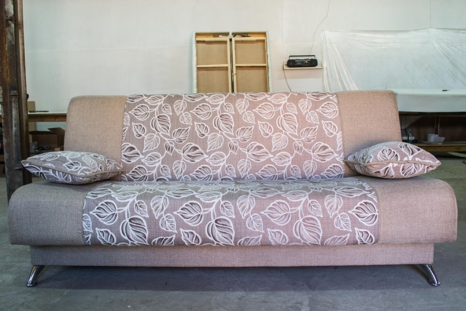 Перетяжка дивана книжки