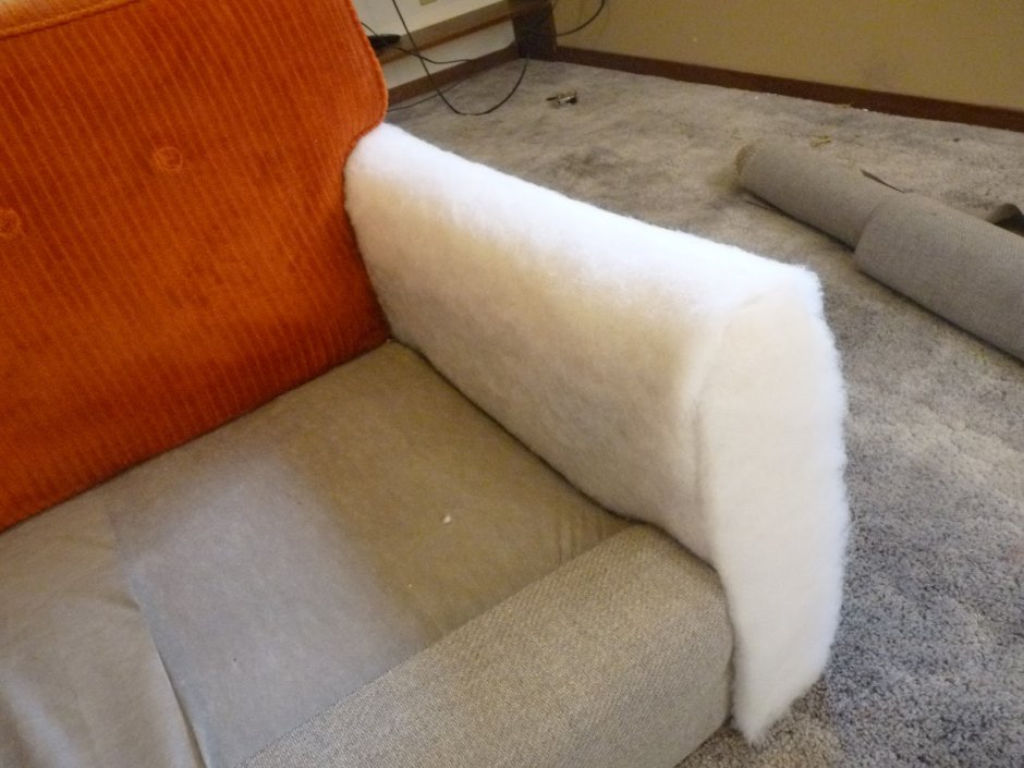 Заплатки на диване декоративные